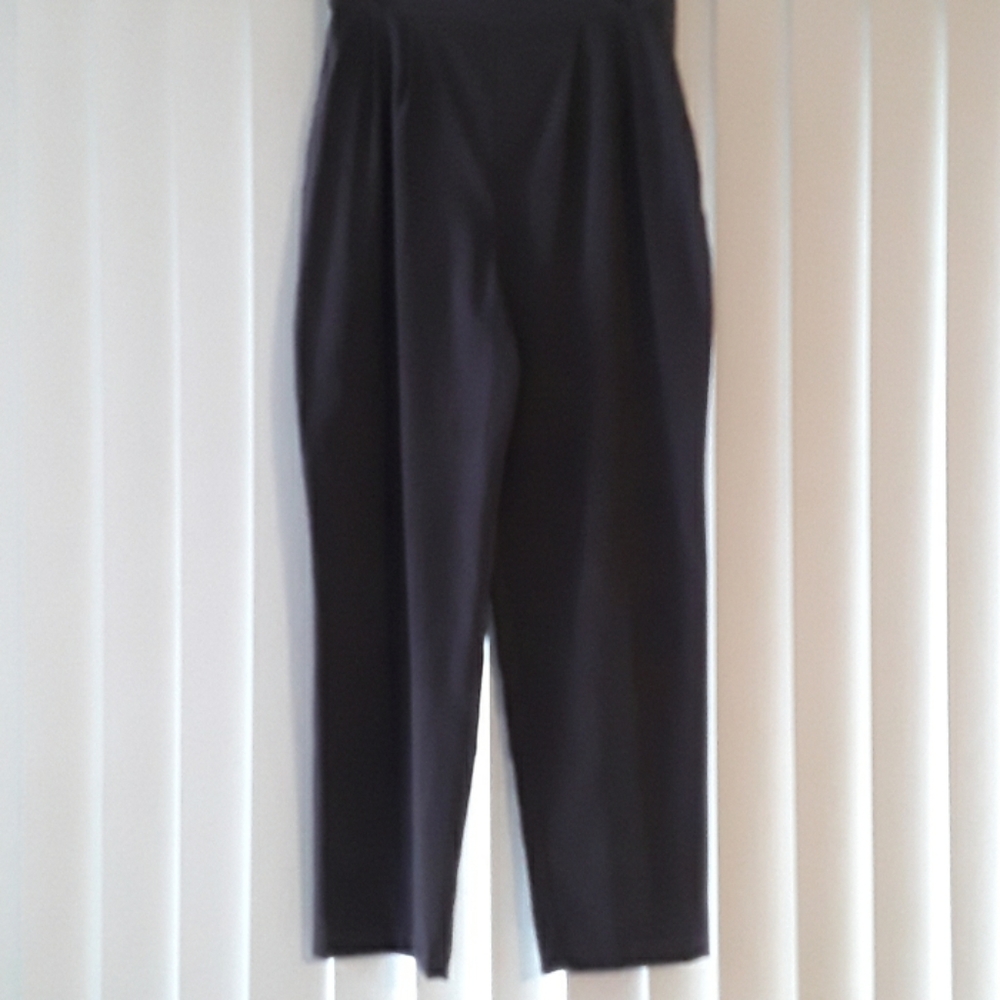 Suit - Picture 3 of 4